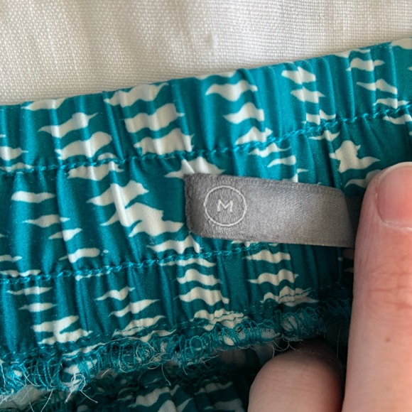 Smart Set Lightweight short skirt - Picture 3 of 6